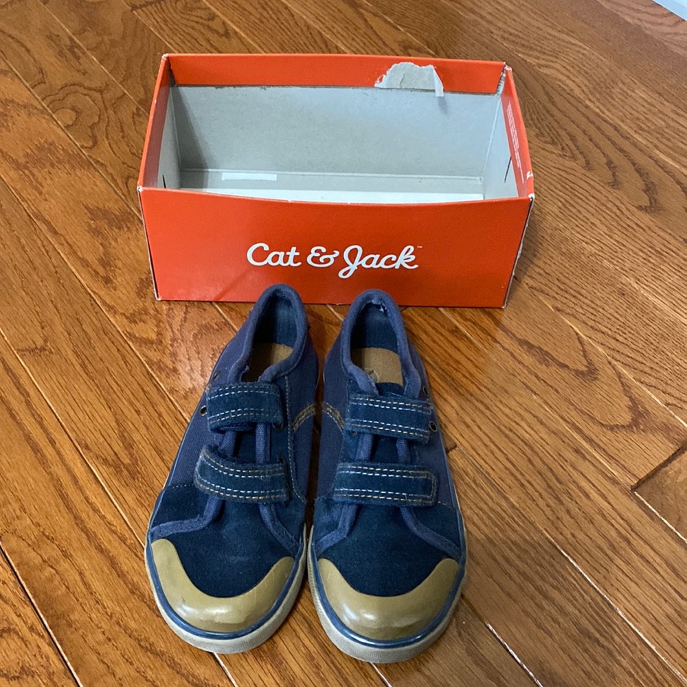 Cat and Jack Boys Velcro Sneaker. Navy Blue. Size 10